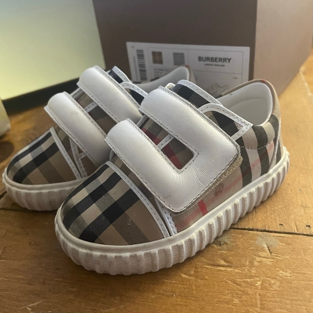 Burberry kids shoes